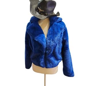 Vibrant Blue Plush Teddy Jacket with Cropped Fit